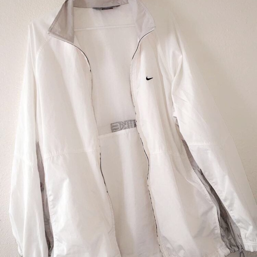 ⚡️️ON SALE: Nike White Windbreaker 一 Vintage ⚡️